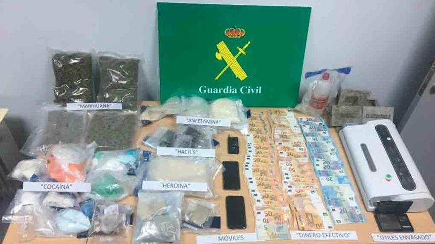 Material incautado en la operación antidroga en Ourense. // GC