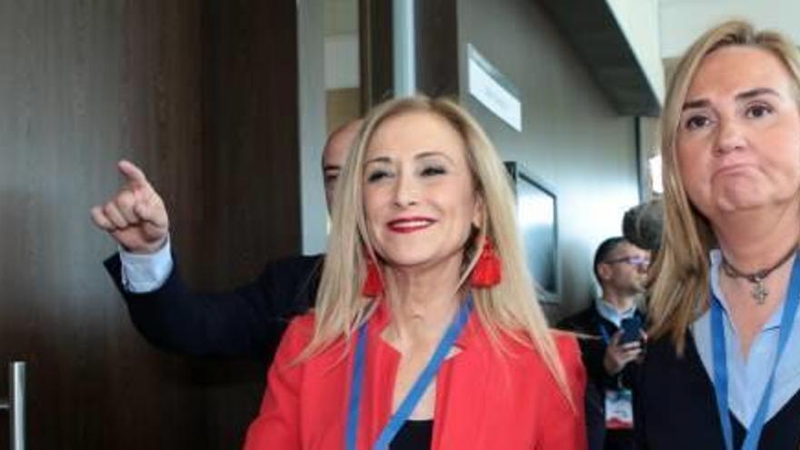 La presidenta de la comunitat de Madrid, Cristina Cifuentes, ahir, després d&#039;un esmorzar amb Rajoy.