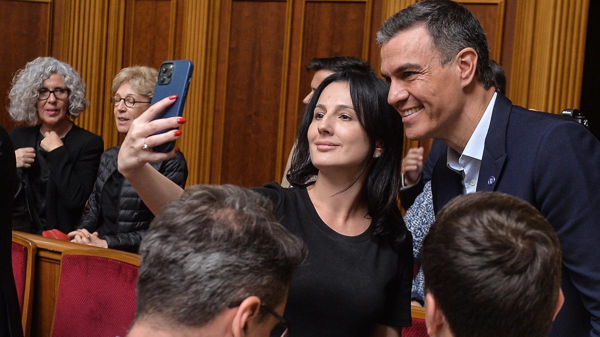 El presidente del Gobierno, Pedro Sánchez, este sábado en Kiev, en su visita al Parlamento de Ucrania.