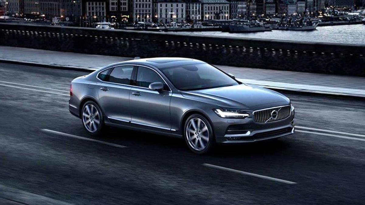 Volvo S90.