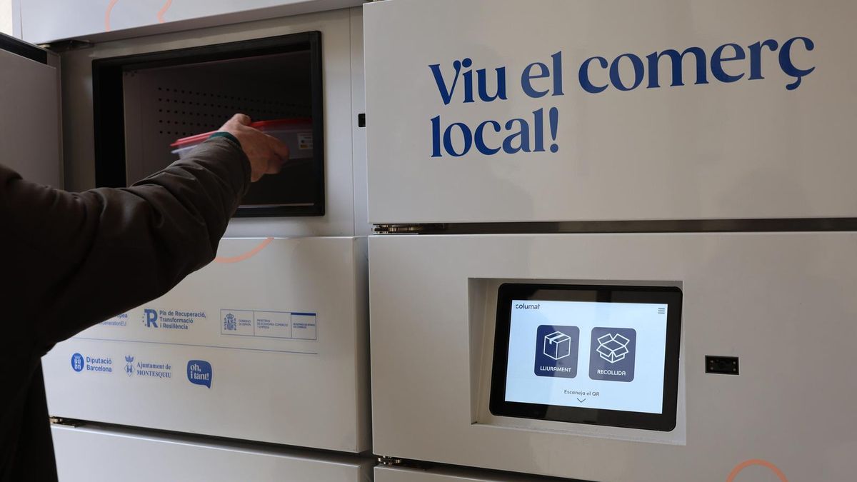 Detall dels armaris per a la recollida de les comandes