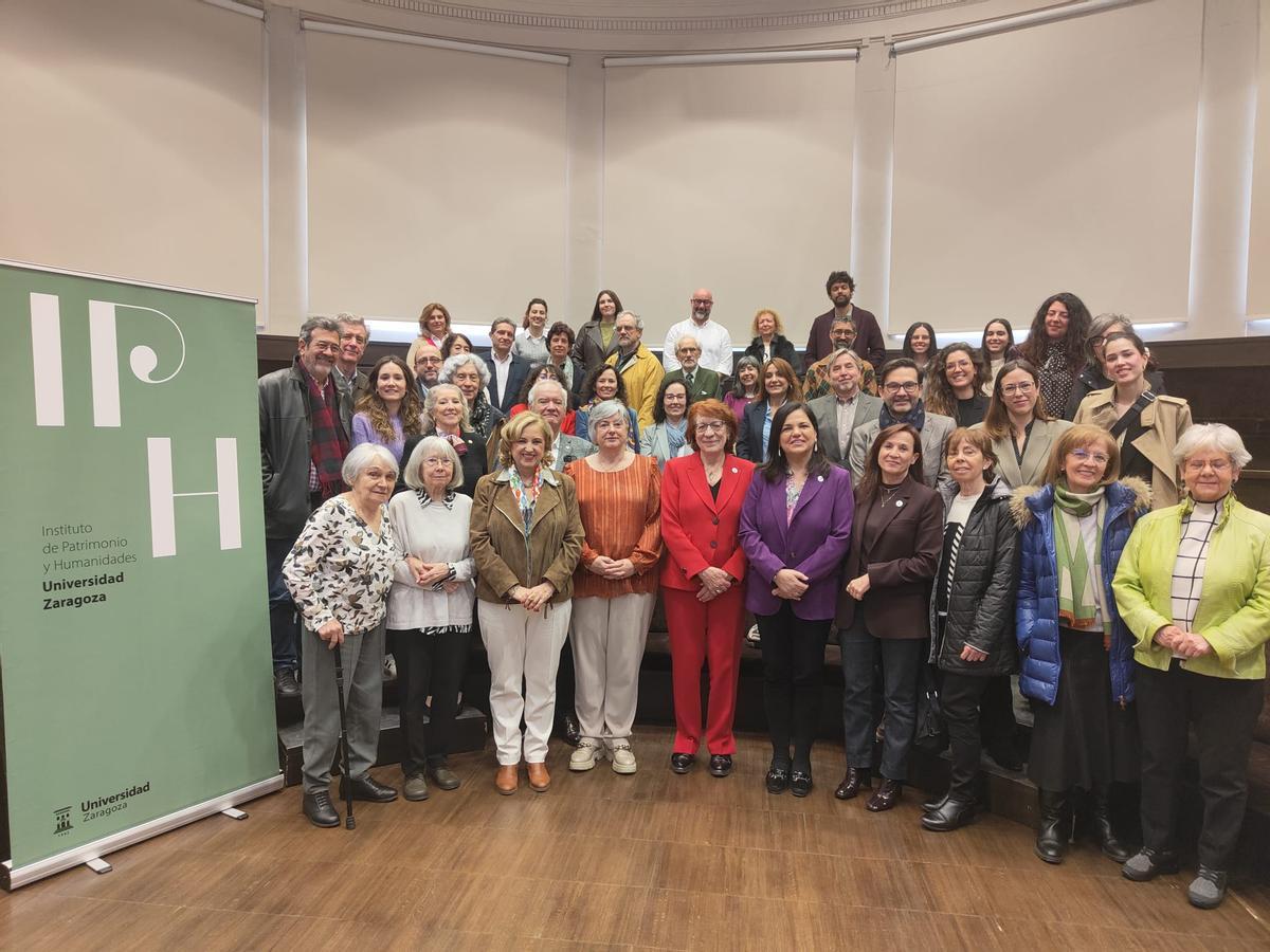 Foto de grupo, este lunes, durante la presentación del proyecto en el Paraninfo de la Universidad de Zaragoza.