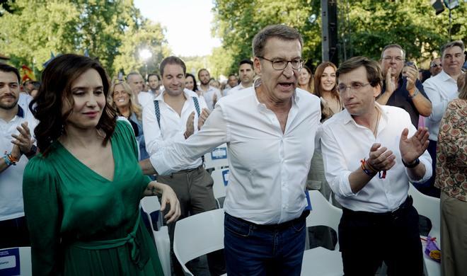 Acto electoral de Alberto Núñez Feijóo en Madrid, con José Luis Martínez Almeida e Isabel Díaz Ayuso