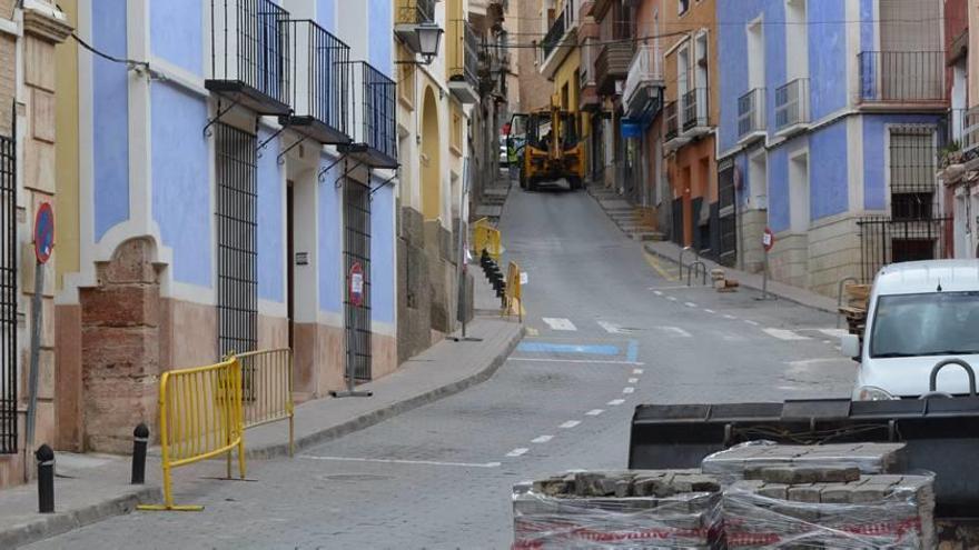 Las obras en la emblemática Cuesta del Caño de Mula han hecho que se reorganice el tráfico en el centro.