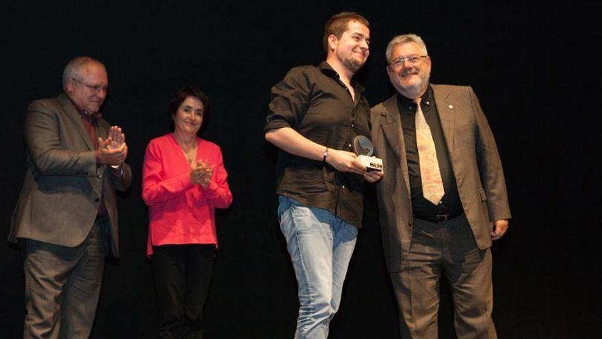 Martí Villegas recollint el premi