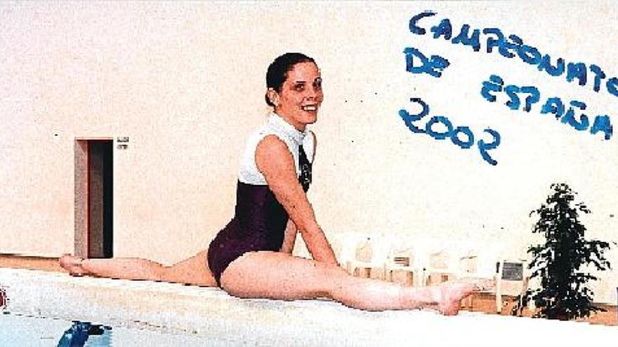 gimnasta. Rocío fue durante toda su vida una gran aficionada al deporte y llegó a ser campeona provincial y autonómica de gimnasia.