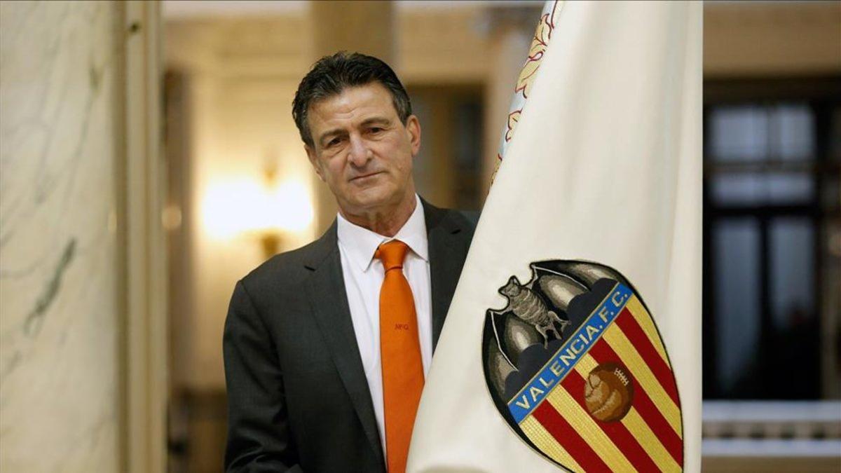 Mario kempes, historia del Valencia, ha firmado el manifiesto contra la gestión de Peter Lim.