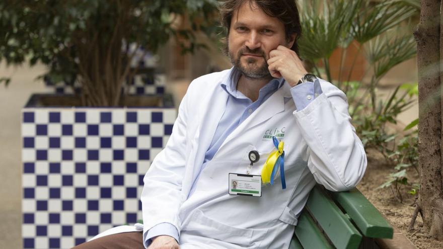 El doctor Yaroslau Compta, neurólogo e investigador del Hospital Clínic de Barcelona.
