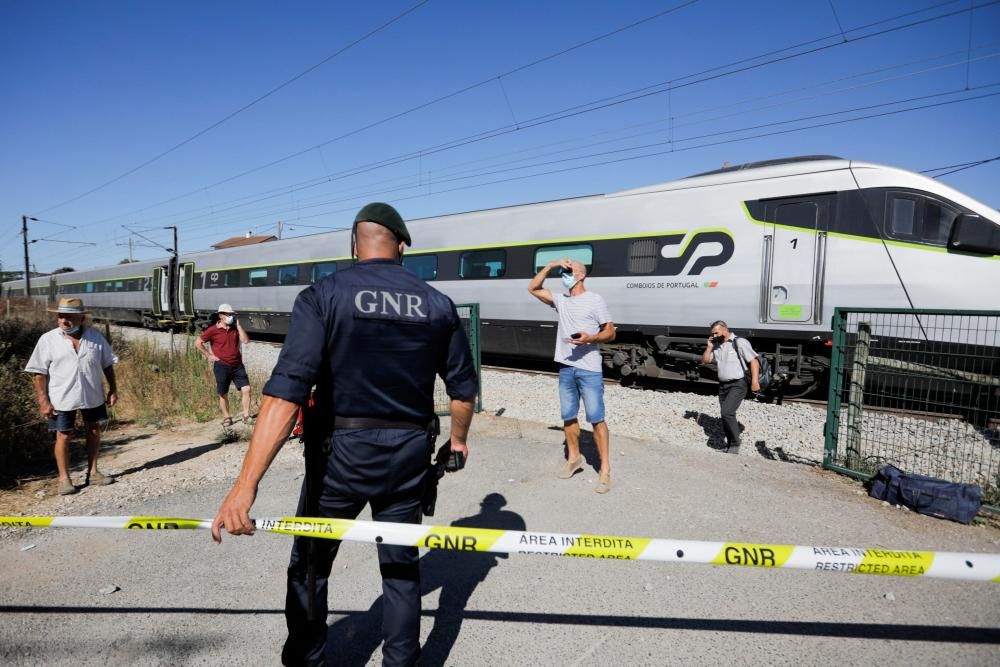 El suceso se produjo cuando el convoy chocó contra una máquina que reparaba una catenaria.