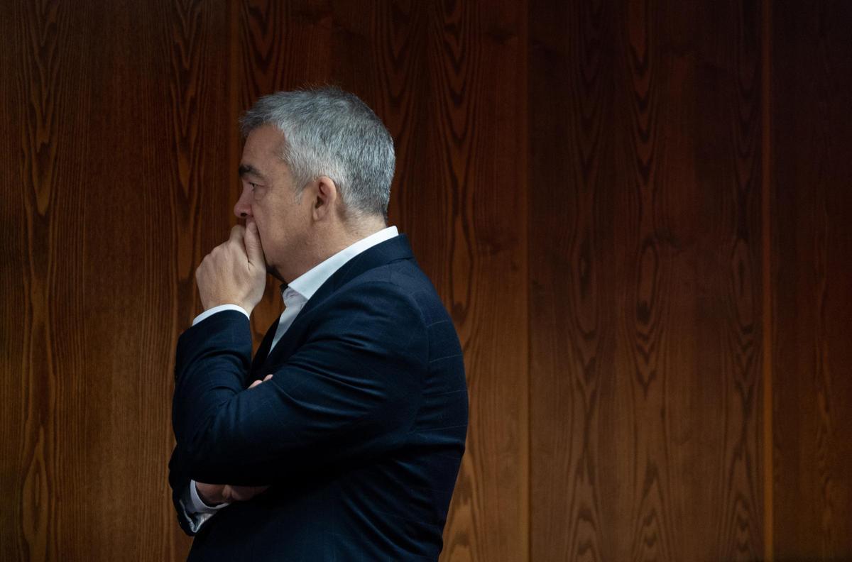 Archivo - El ex secretario de Organización del PSOE Santos Cerdán, a su llegada a la comisión de investigación del ‘caso Koldo’, en el Senado, a 17 de diciembre de 2025, en Madrid (España).