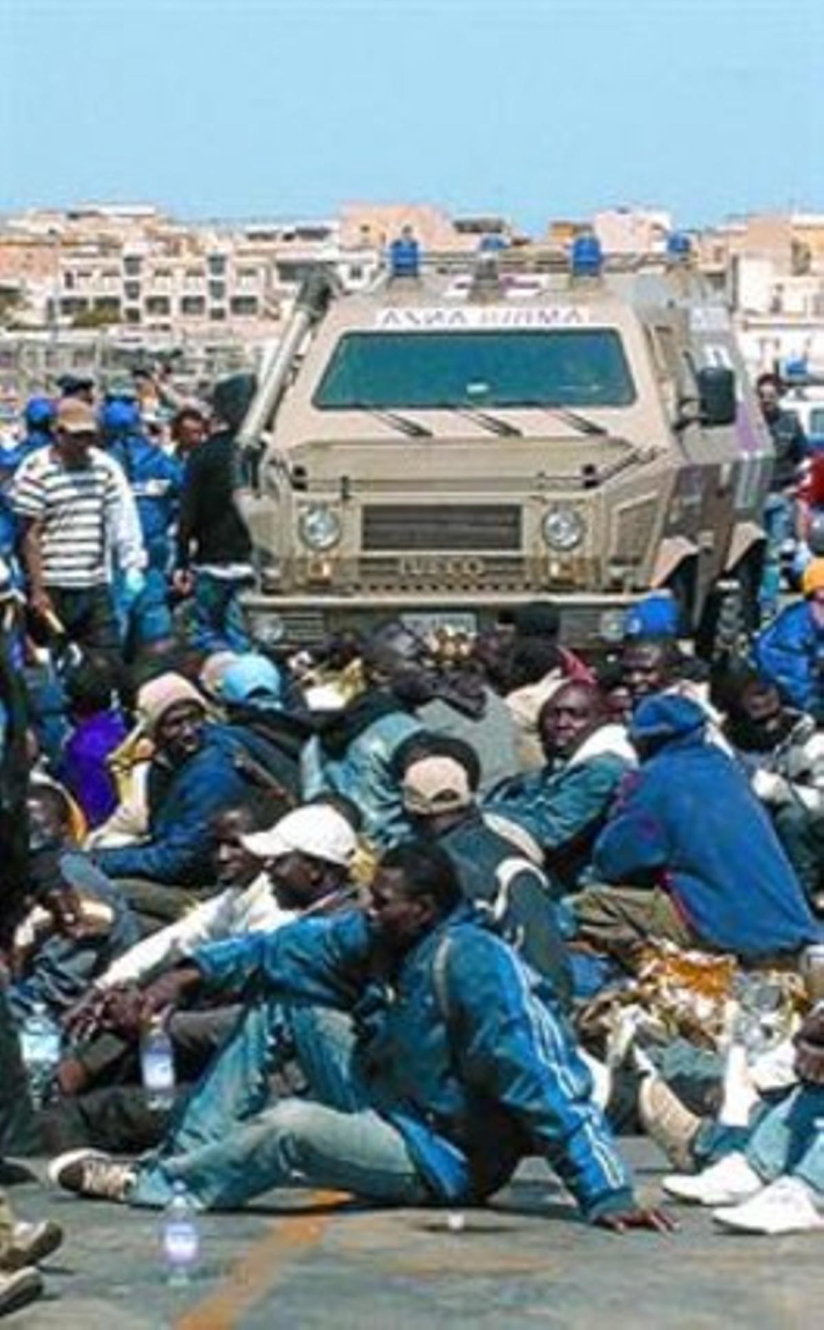 Refugiats a Lampedusa, el mes d’abril passat.