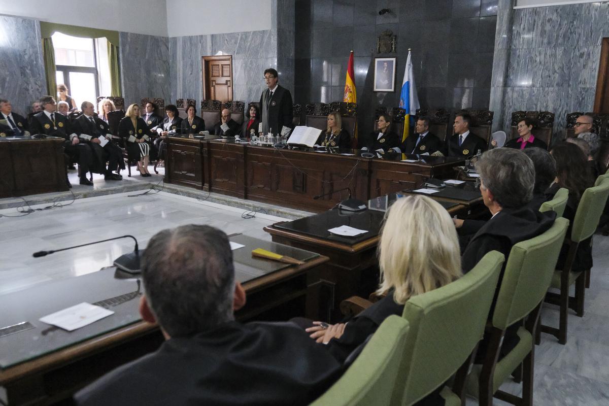 Juan Avello toma posesión como presidente del TSJC