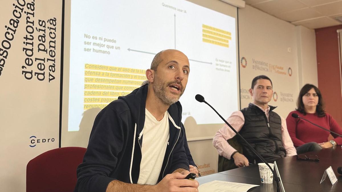 Daniel Benchimol en la taula dels reptes del sector amb la IA