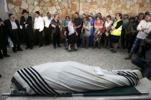 Jerusalén volvió a ser hoy escenario de nuevos ataques cometidos por palestinos en medio de un despliegue de medidas de seguridad sin precedentes y de la colocación de controles y barreras en los barrios árabes.