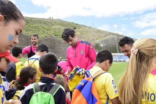 Entrenamiento de la UD Las Palmas en Barranco ...