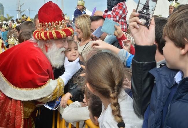 REYES MAGOS LLEGADA BARCO