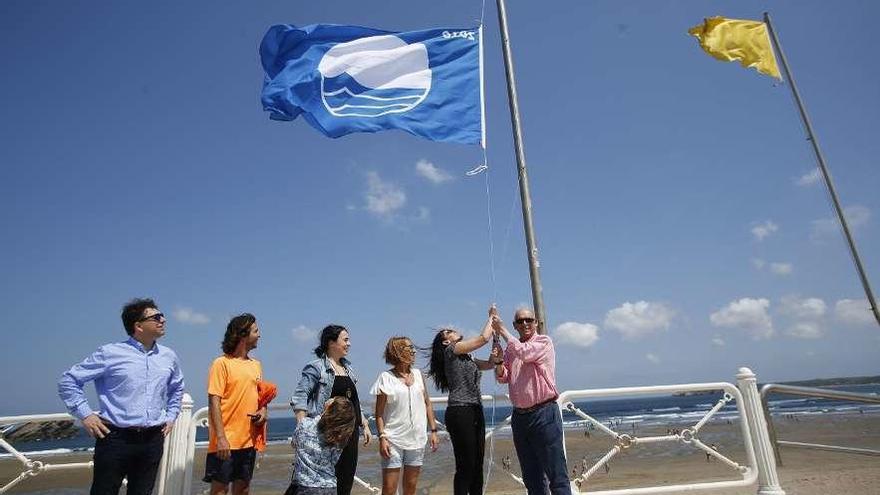 La Alcaldesa ,&quot;satisfecha&quot; de que el Puerto tenga que aportar arena a Salinas