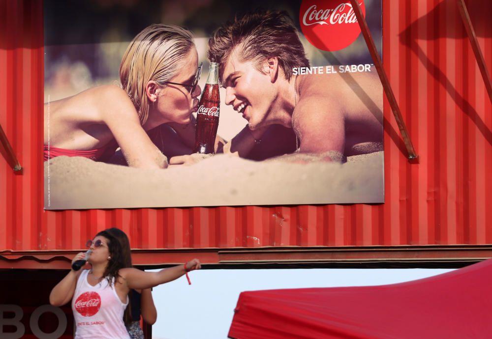 Coca cola celebra el fin del verano en La Malagueta