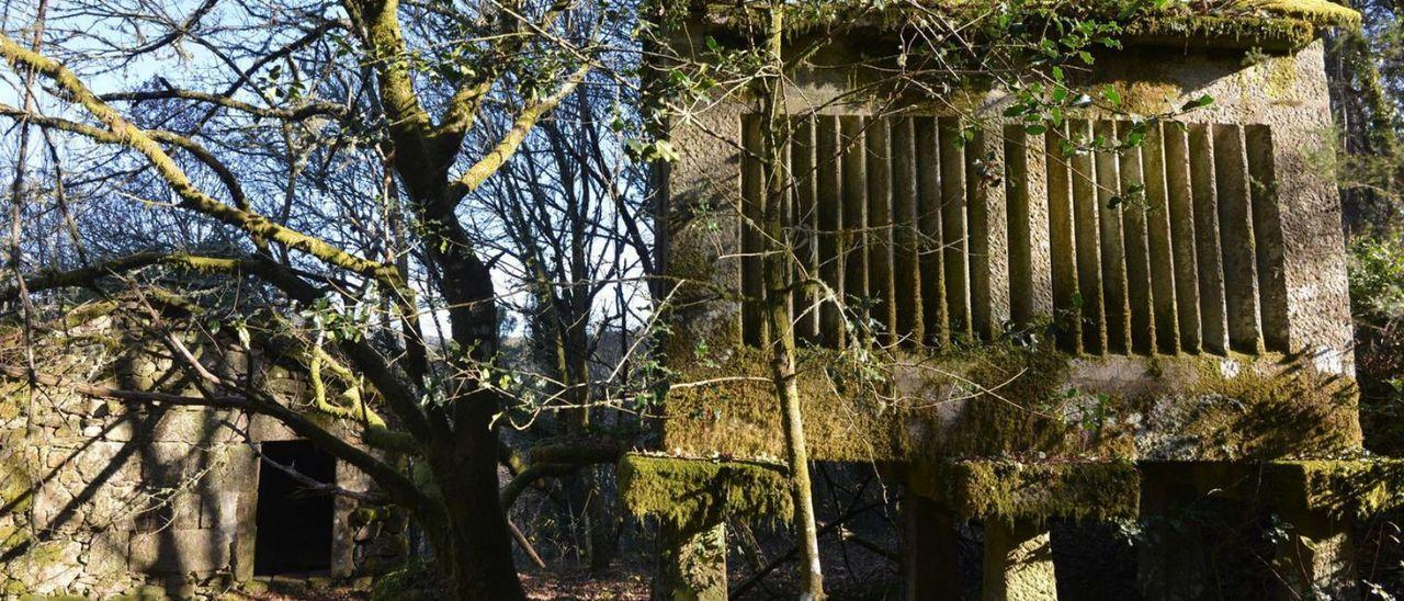 Arufe, una aldea abandonada en Cerdedo-Cotobade (Pontevedra). / GUSTAVO SANTOS