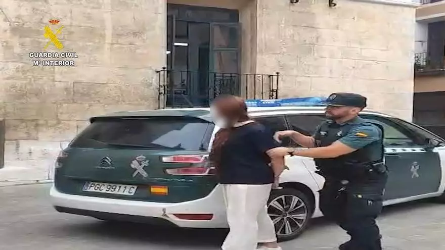 Detenidos tras robar mediante el ‘método del abrazo’ a una persona mayor en Càrcer