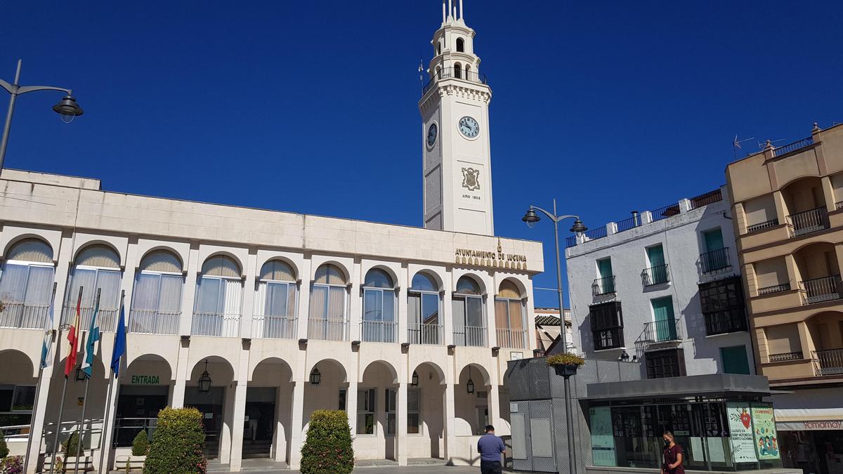 Fachada del Ayuntamiento de Lucena, organizador de los premios literarios Mujerarte.