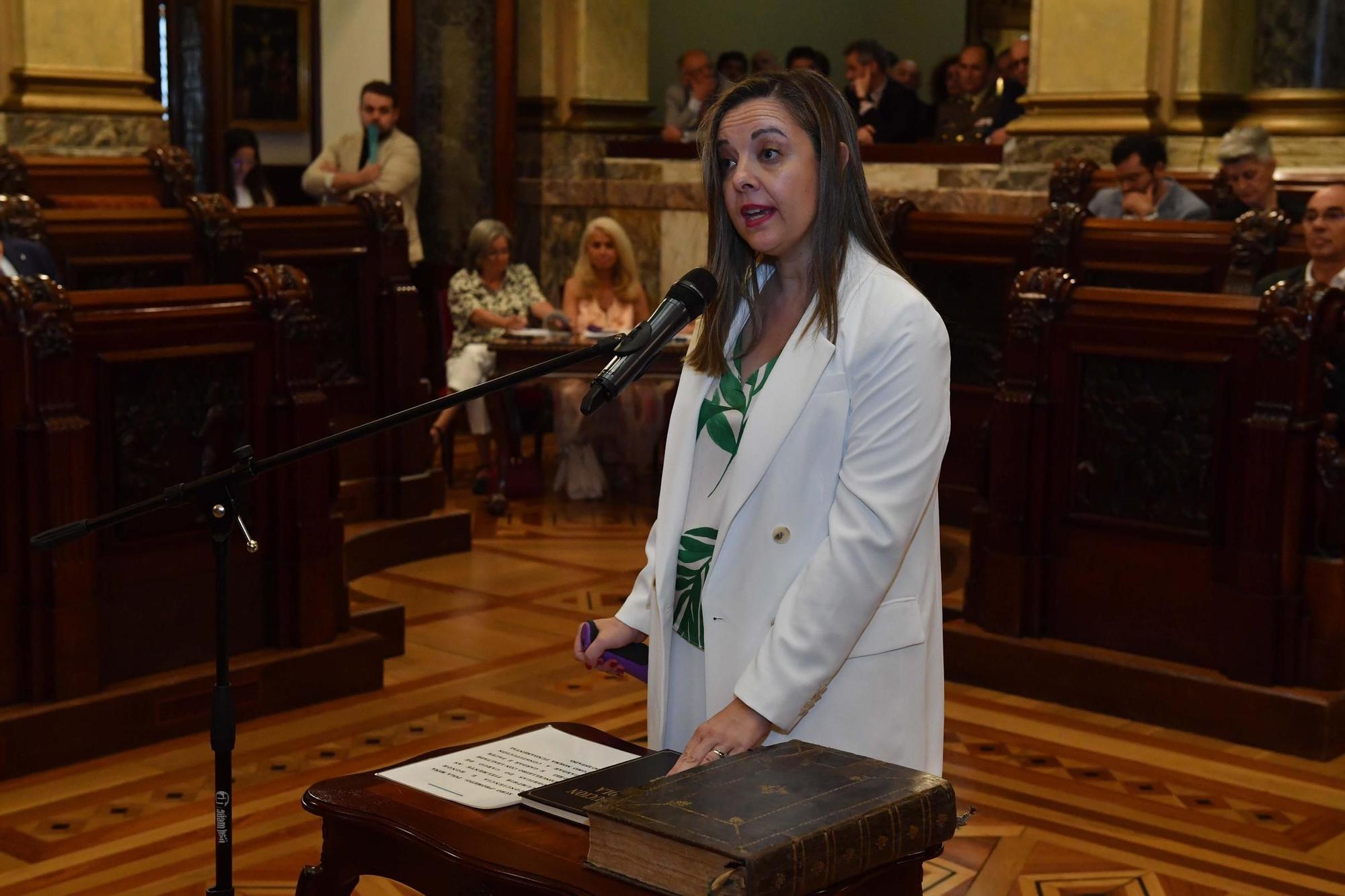 Investidura Inés Rey: La alcaldesa de A Coruña jura su cargo por ...