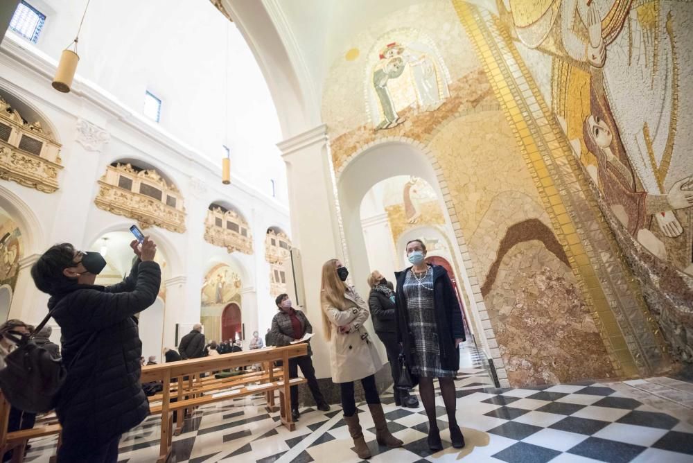 Presentació dels mosaics de La Cova