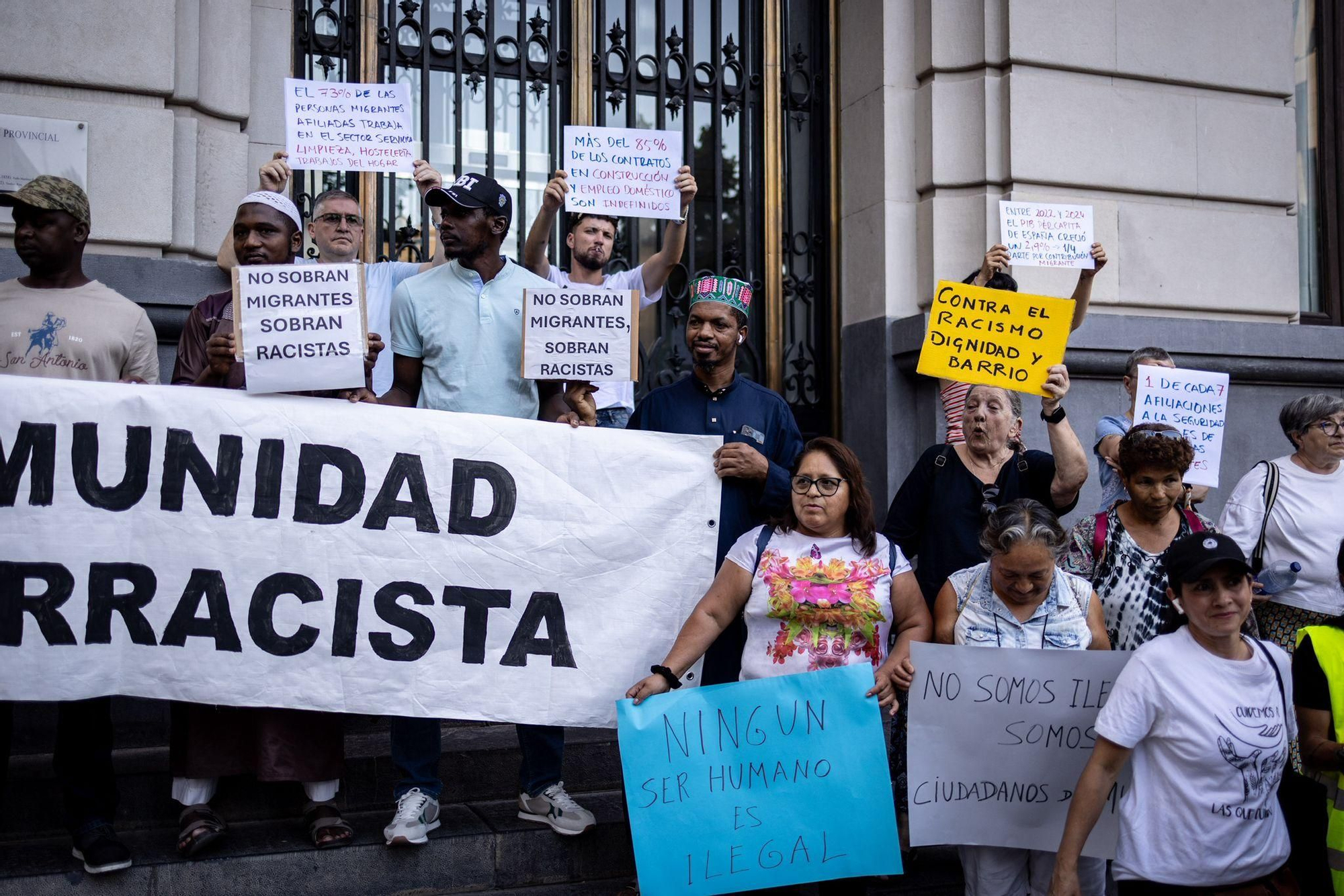 En imágenes | Manifestación en contra del racismo en Zaragoza