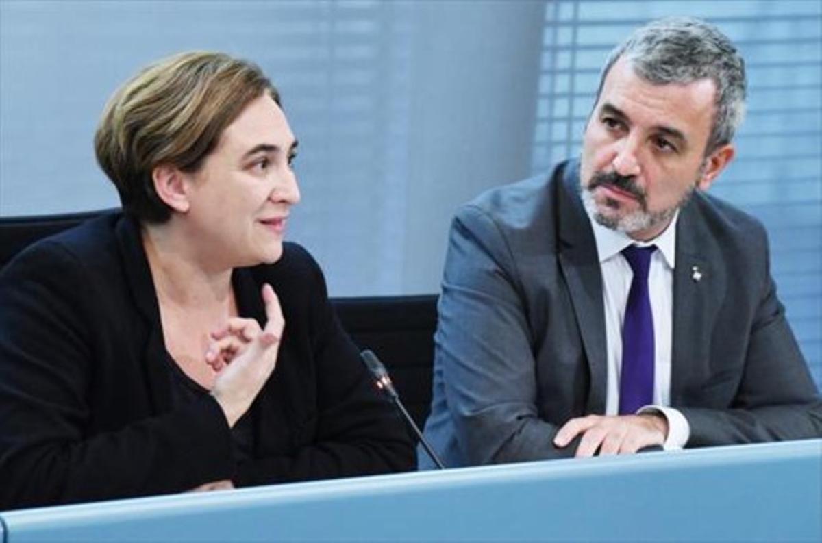 Ada Colau i Jaume Collboni anuncien el seu acord, ahir, a l’Ajuntament de Barcelona. Ada Colau i Jaume Collboni anuncien el seu acord, ahir, a l’Ajuntament de Barcelona.