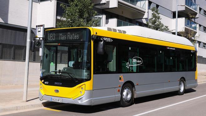 Viladecans estrena una nueva línea de bus en la ciudad mientras los vecinos reclaman mejoras en la conexión con Barcelona
