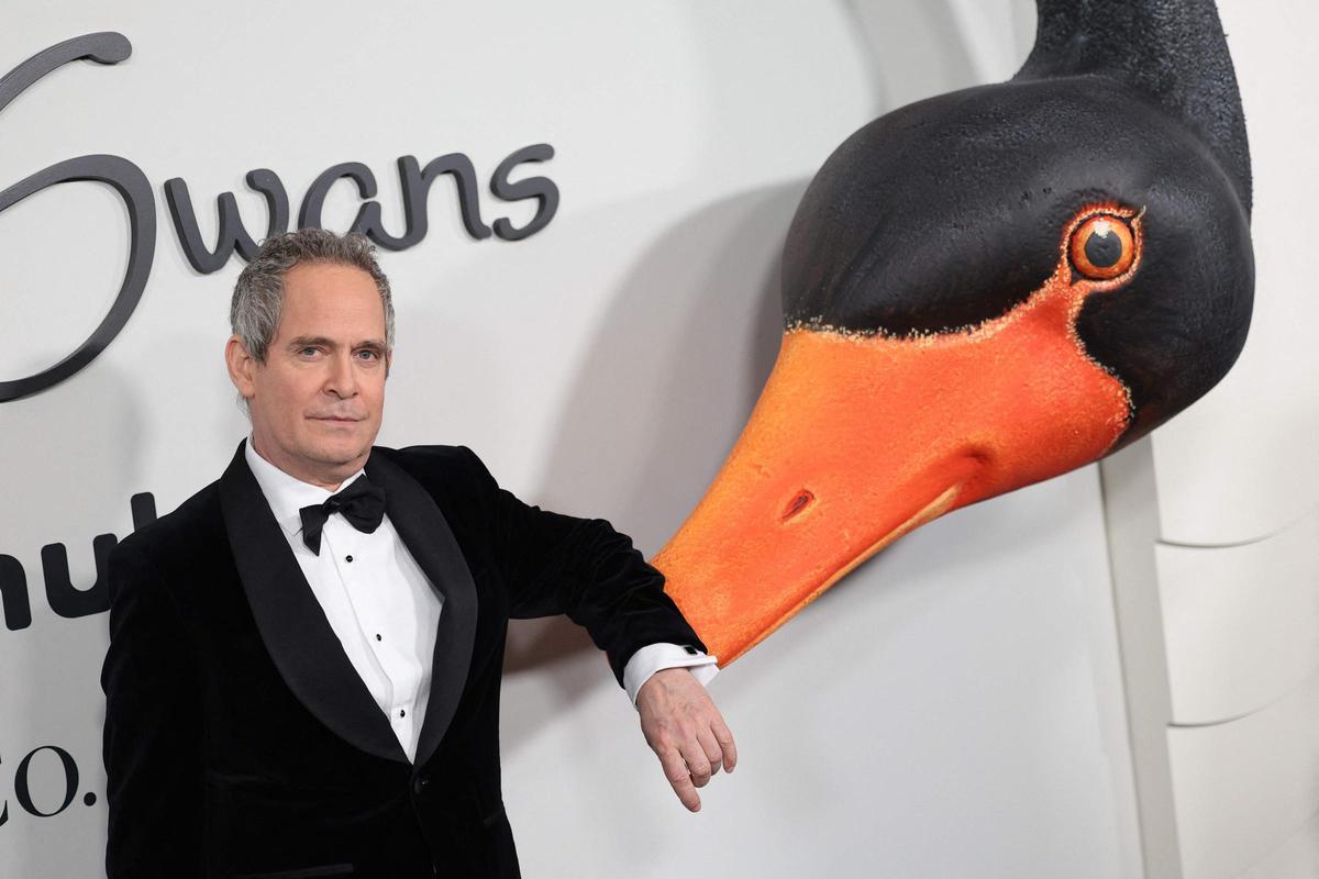 Tom Hollander, que interpreta a Truman Capote