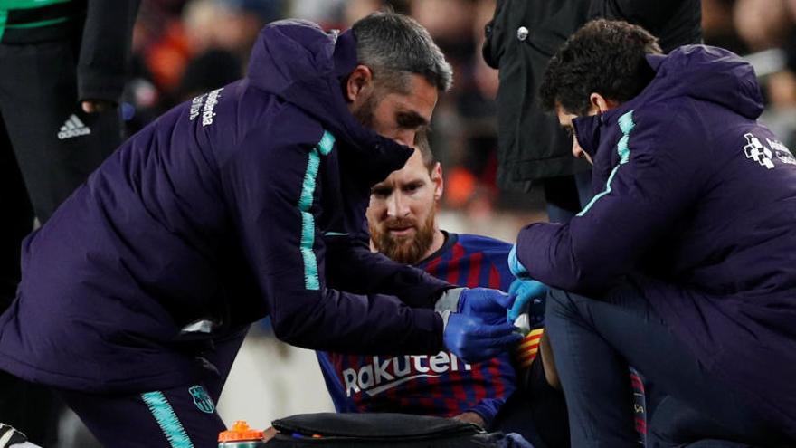 Messi se sotmet a tractament mentre que Dembélé ja fa feina al damunt de la gespa