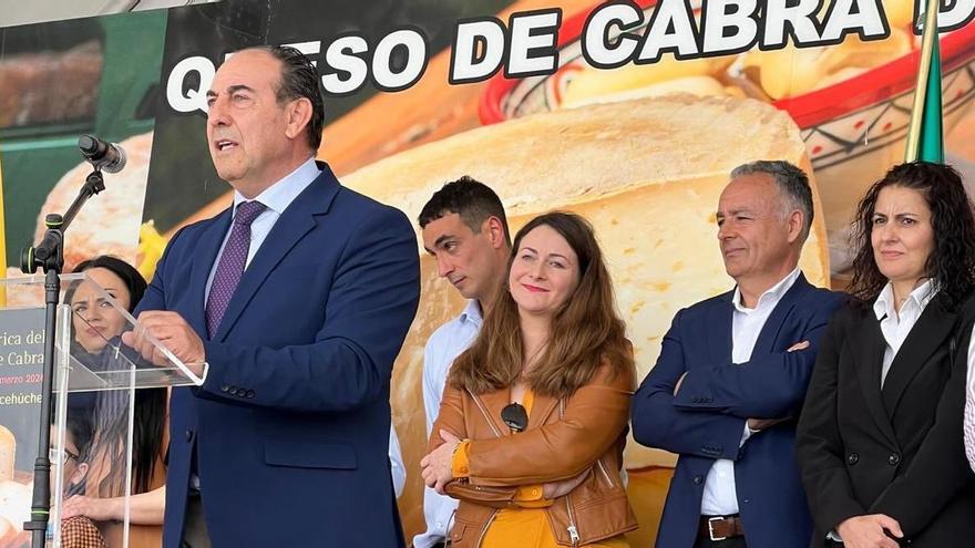 El director general de Cooperativas y Economía Social, Diego Sánchez Duque, interviene en la inauguración de la XVIII Feria Ibérica del Queso de Acehúche