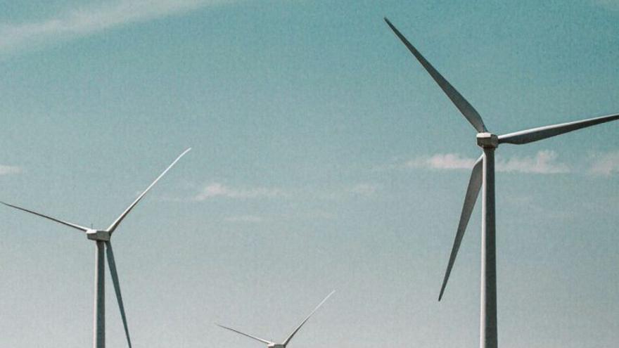 La eólica impulsa 13 nuevos aerogeneradores en Tosos