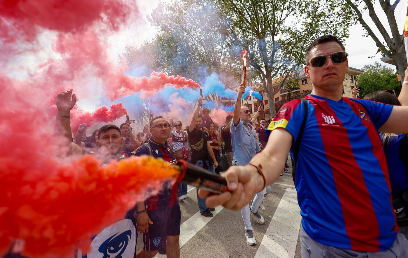 Explosión granota en la llegada del Levante UD a El Plantío