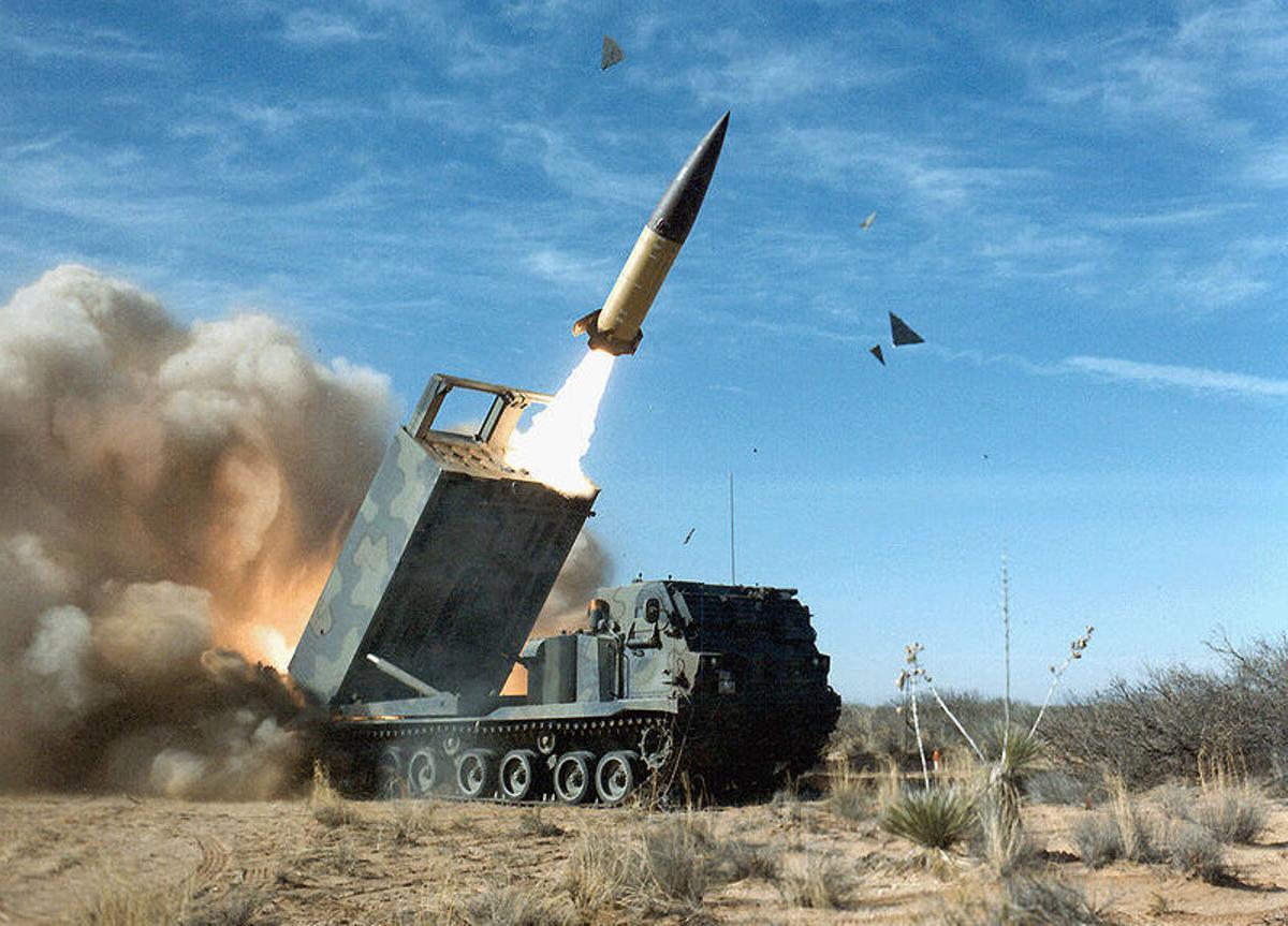 Lanzamiento de un misil Atacms Lockheed Martin desde una Himars