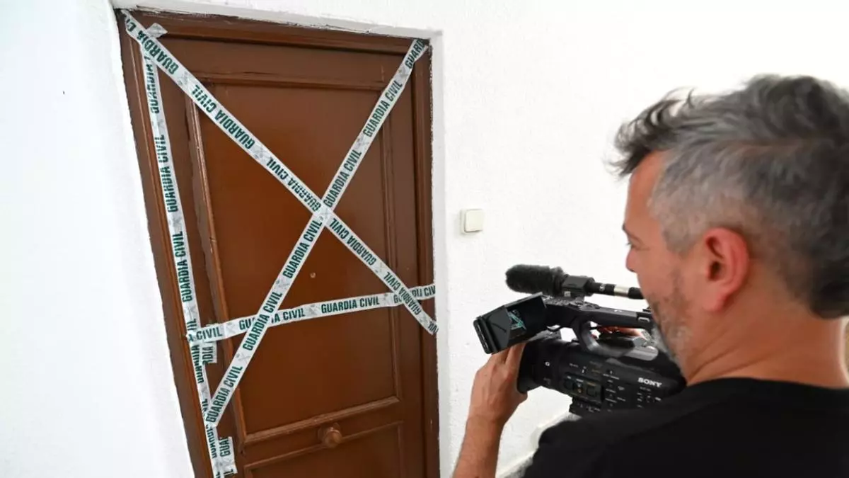 Un hombre estrangula a su mujer y se entrega a la Guardia Civil en Alicante