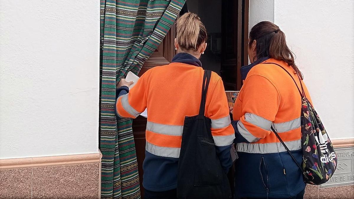 Información casa por casa de la nueva tasa del servicio de basura de Tentudía