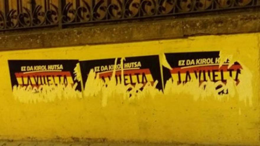 Pintadas en nueve coches de la Vuelta