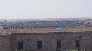 ¿Causa impacto visual en el casco antiguo la nueva cubierta del patio del Parador de Turismo?