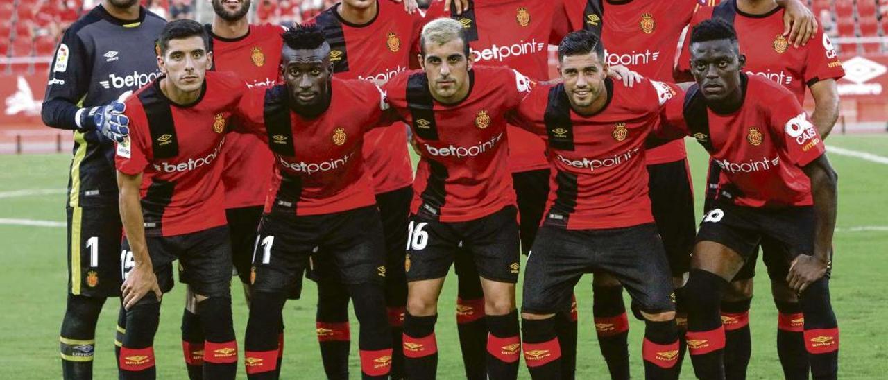 El once del Mallorca por el que apostó Vicente Moreno el pasado sábado en el Ciutat de Palma ante el Alcorcón.