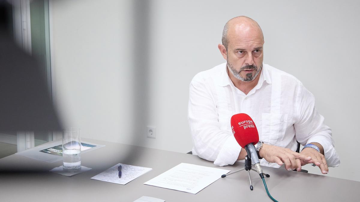 El cabeza de lista del PP al Senado por Madrid y vicesecratario de Coordinación Autonómica y Local del PP, Pedro Rollán, en una entrevista con Europa Press.