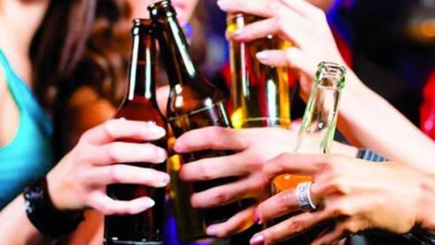 El consum d&#039;alcohol, molt estès entre el jovent, té riscos importants