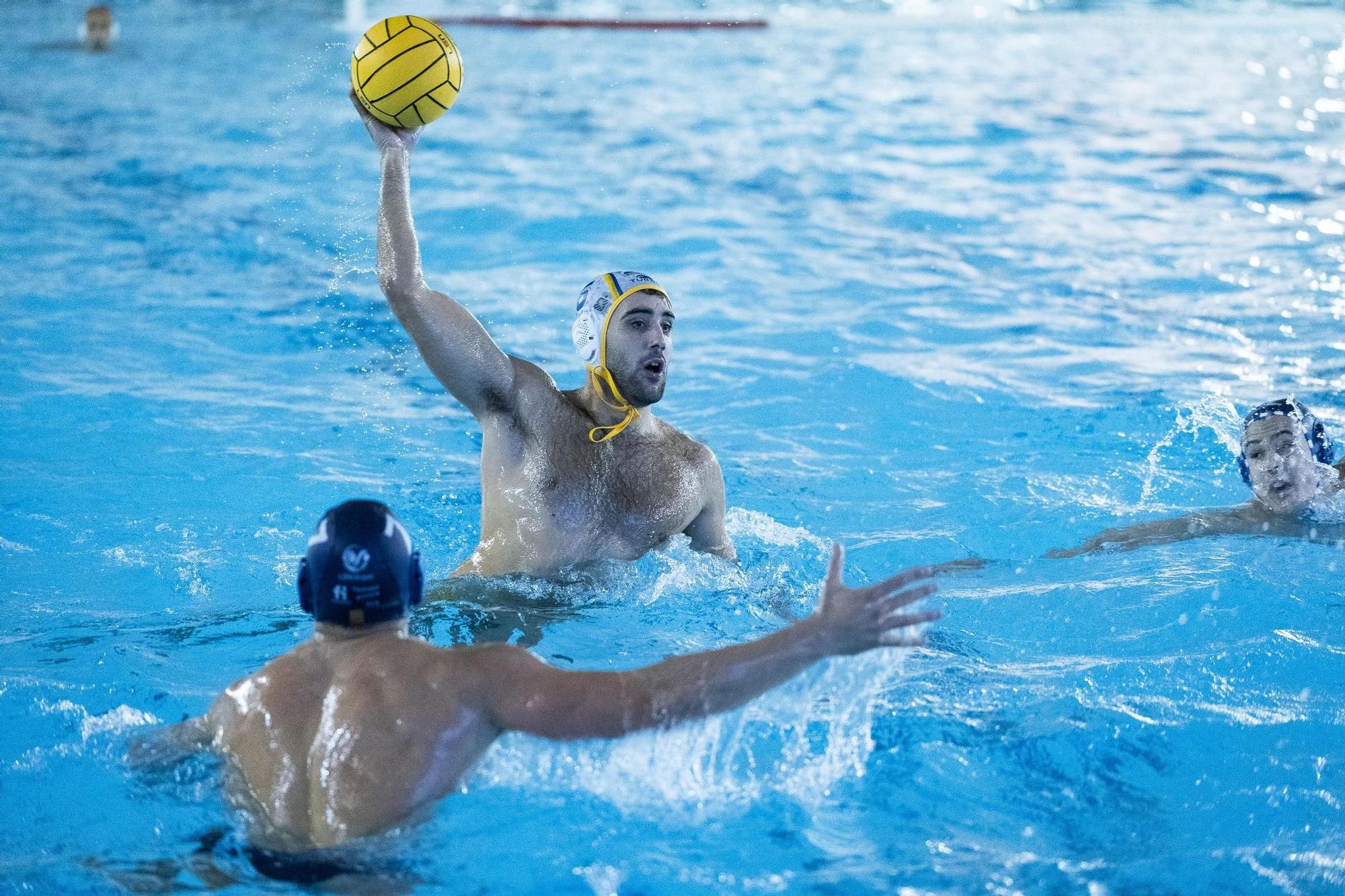 Imatges de la final de la Copa Catalunya de waterpolo entre l'Atlètic Barceloneta i el CN Sabadell