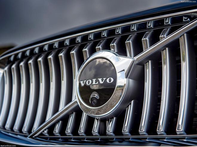 Volvo produce su último coche con motor diésel