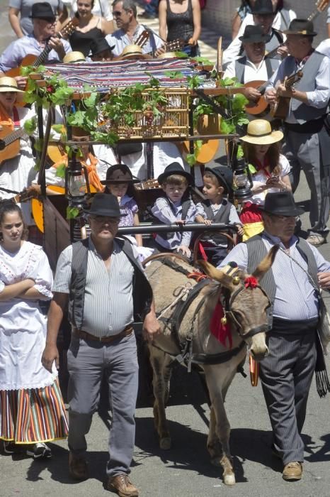 VI Romeria ofrenda San José Obrero, en el Cruce ...