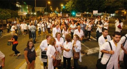 La Marea Blanca congrega a 6.000 murcianos para pedir el fin de los recortes en Sanidad