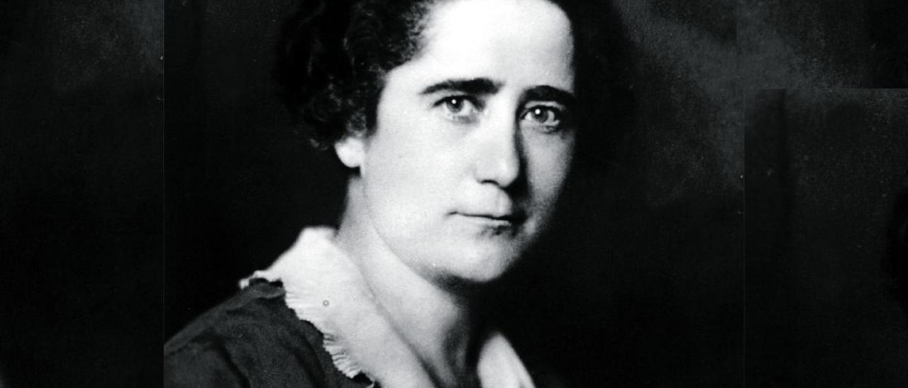 Clara Campoamor (Madrid, 1888 - Lausana, 1972) fue política, abogada, escritora, y pionera defensora del sufragio femenino