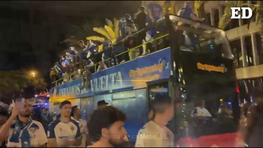 Los blanquiazules llegan al Cabildo para celebrar el ascenso con la afición