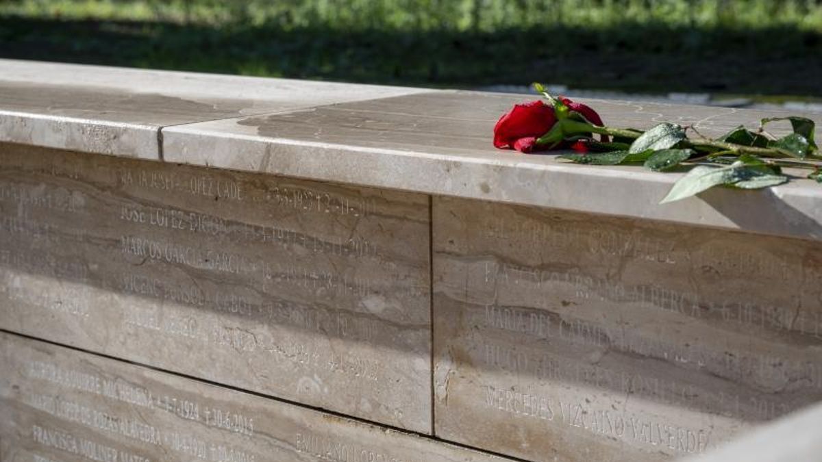 La demanda de funerales en 'streaming' crece en Catalunya: "Las familias graban la ceremonia de despedida"